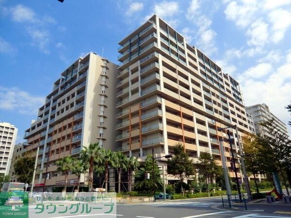 ロイヤルパークス新田の物件外観写真